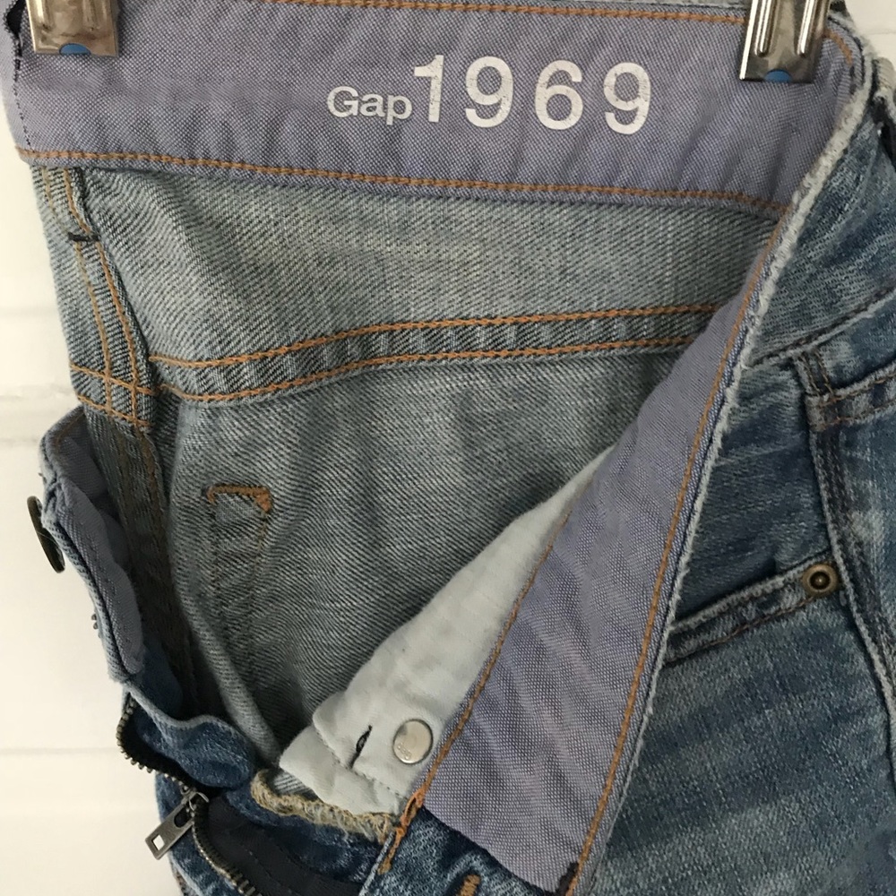 GAP distressed Denim